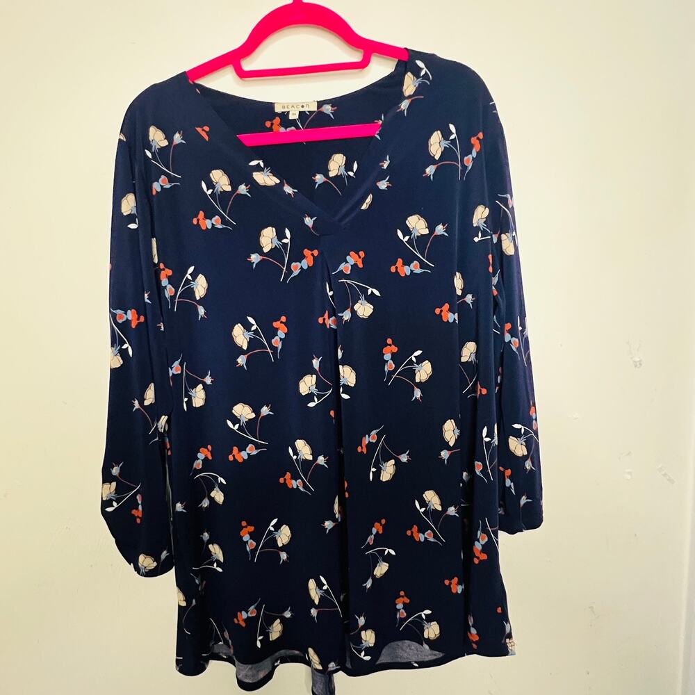 Beacon V Neck Floral Blouse Size 3X Navy Blue 3/4 Sleeves Feminine